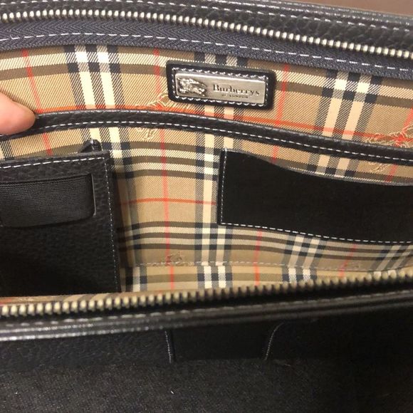 BURBERRYS Black Tumbled Leather Clutch Wristlet With Nova Check Plaid Lining - Picture 8 of 17